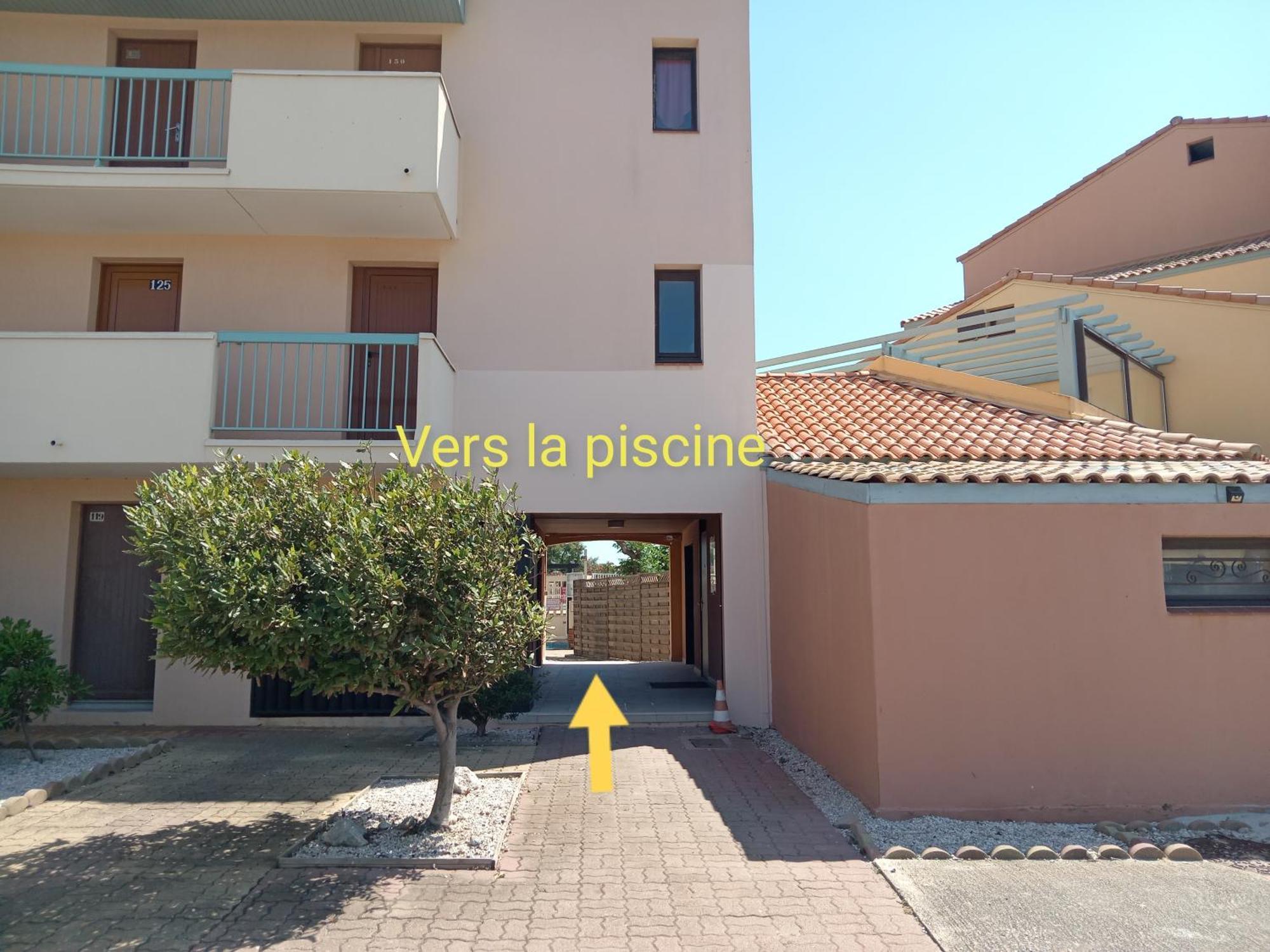Jolie Maisonnette Dans Residence Calme Avec Piscine Le Barcares Bagian luar foto